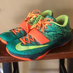 Mens Nike KD Weatherman size 13 basketball shoes EUC